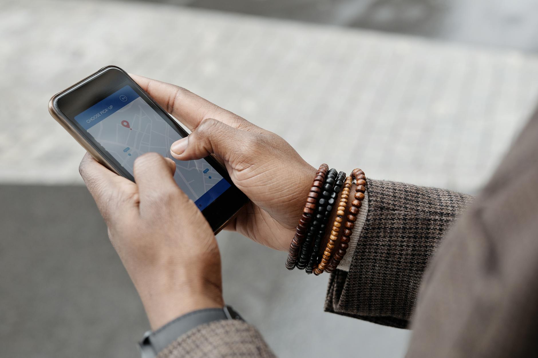 Best Travel Safety Apps for International Trips in 2026